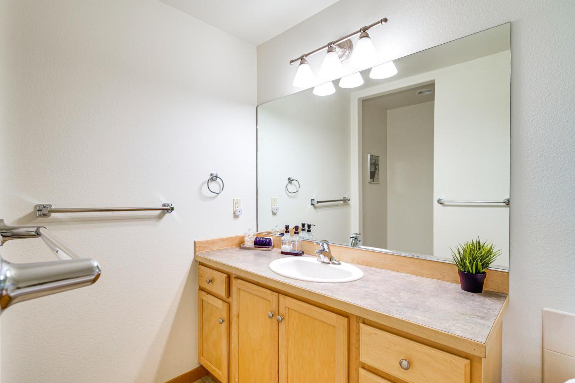 Klamath Falls Getaway With Pool And Hot Tub Access! 外观 照片