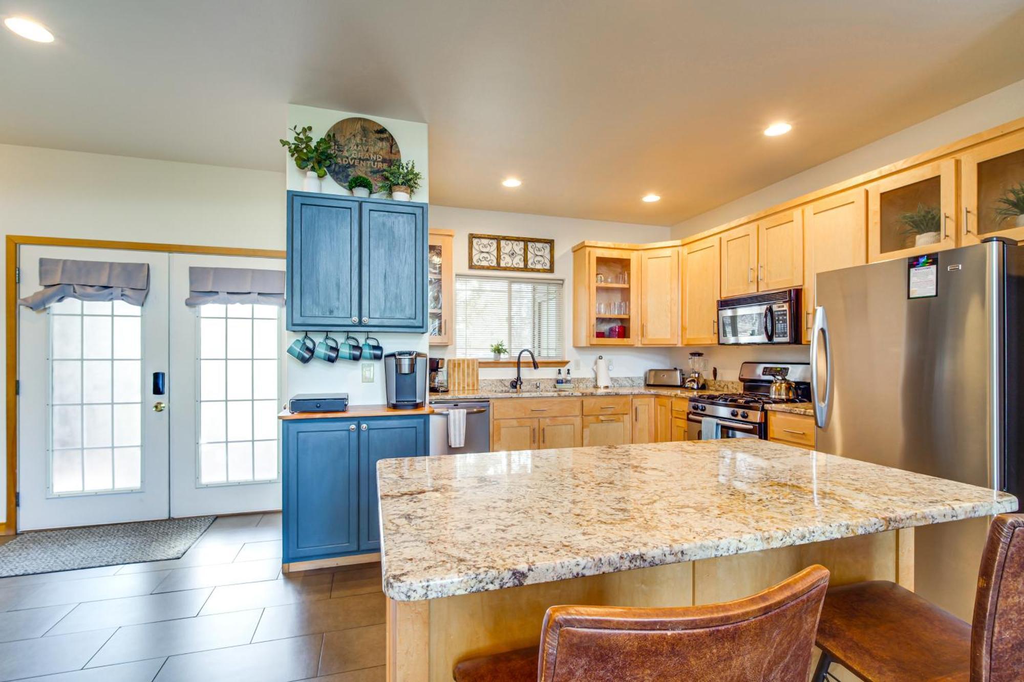Klamath Falls Getaway With Pool And Hot Tub Access! 外观 照片